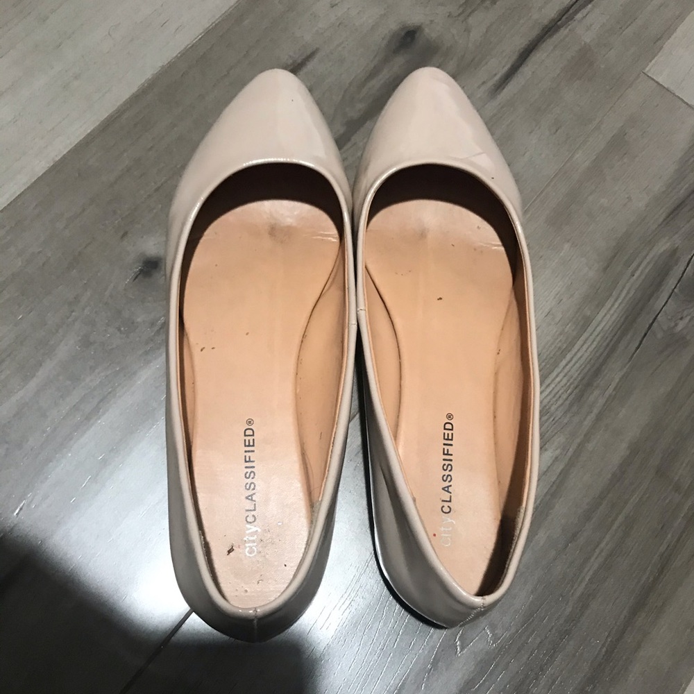 Patent nude flats